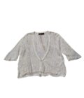 Blusa blanca con botones tipo crochet Talla M